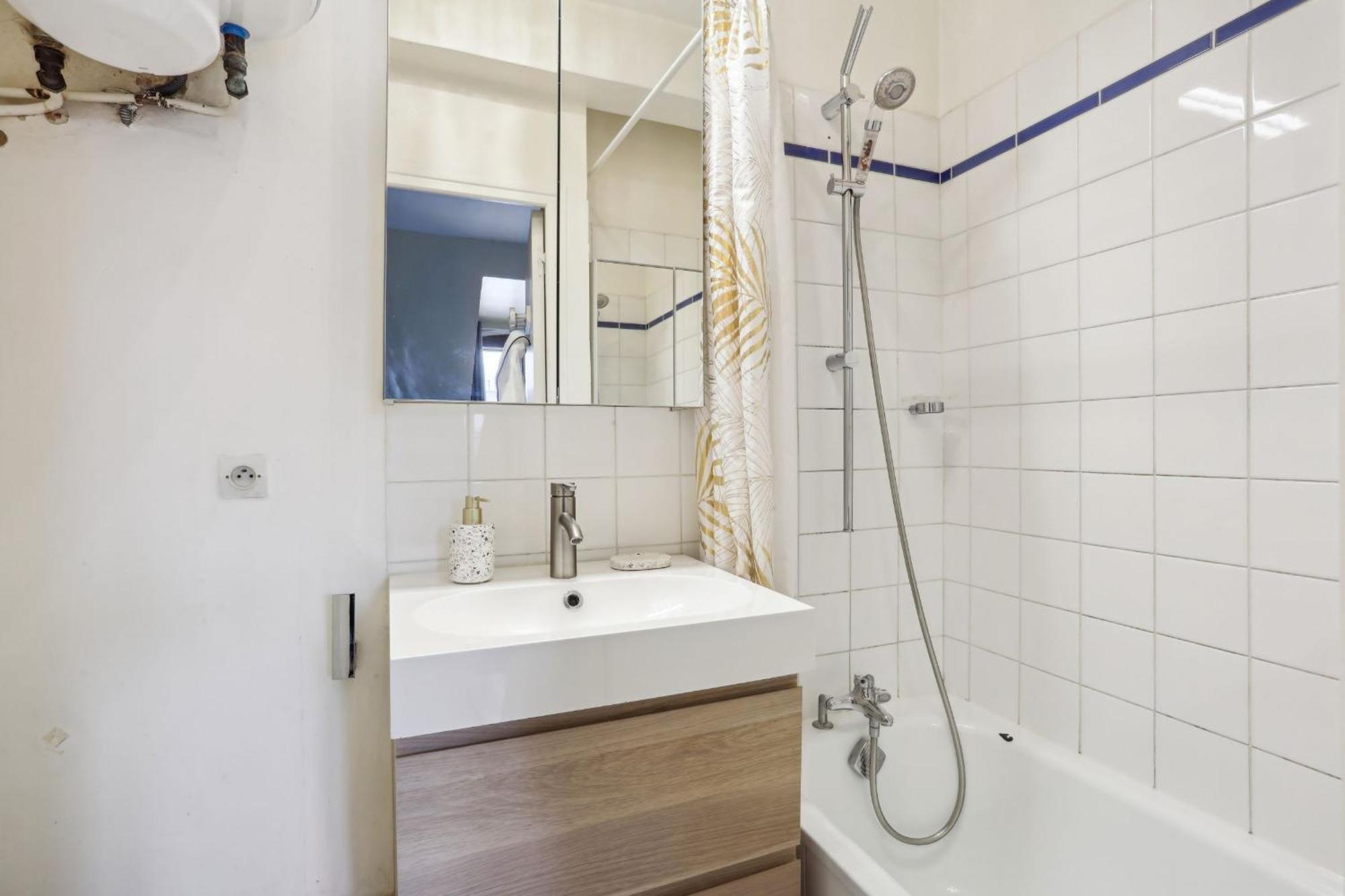 Eiffel Tower & Faubourg - 1Br - Cityapartmentstay Paris Luaran gambar