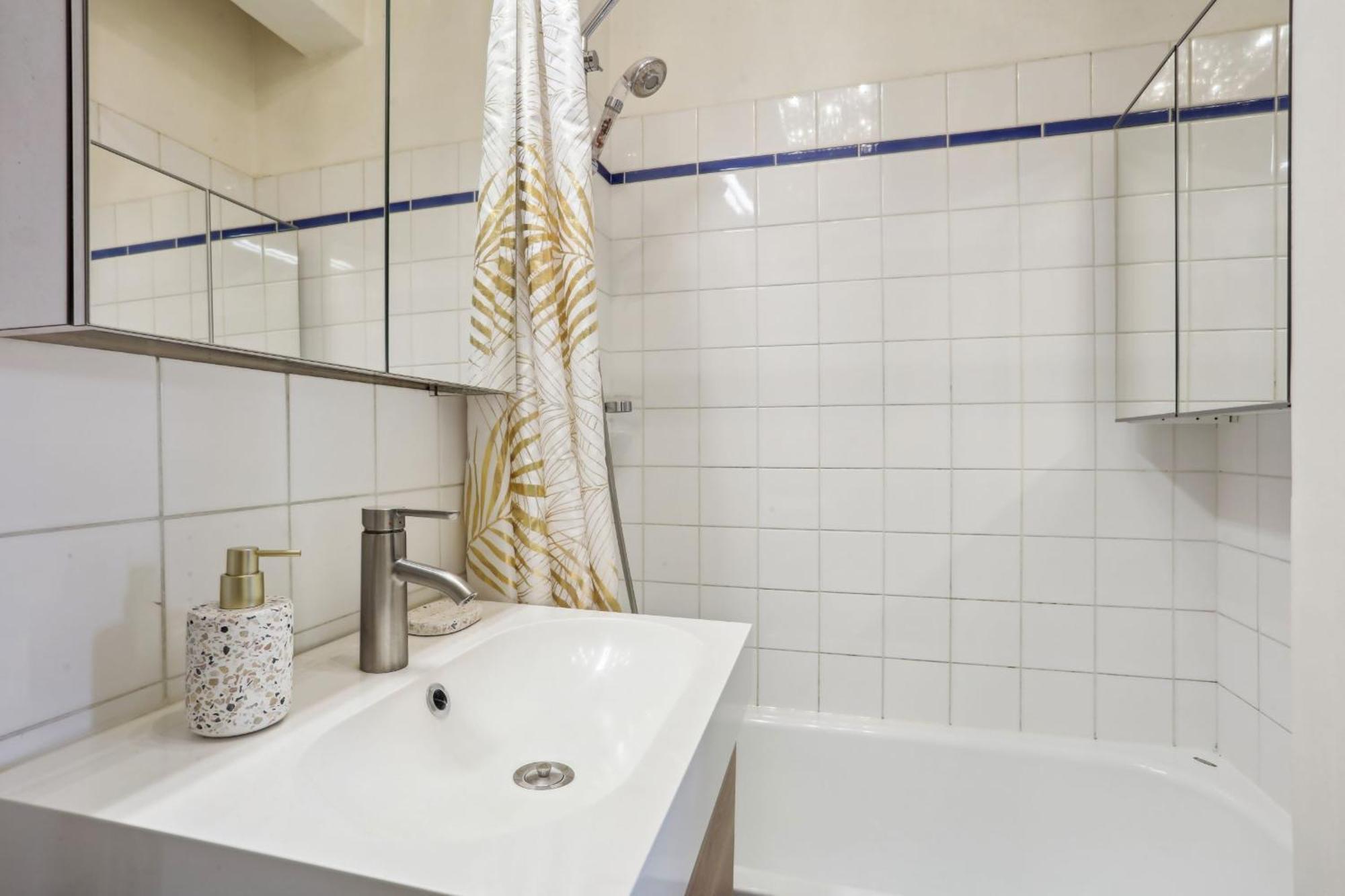 Eiffel Tower & Faubourg - 1Br - Cityapartmentstay Paris Luaran gambar