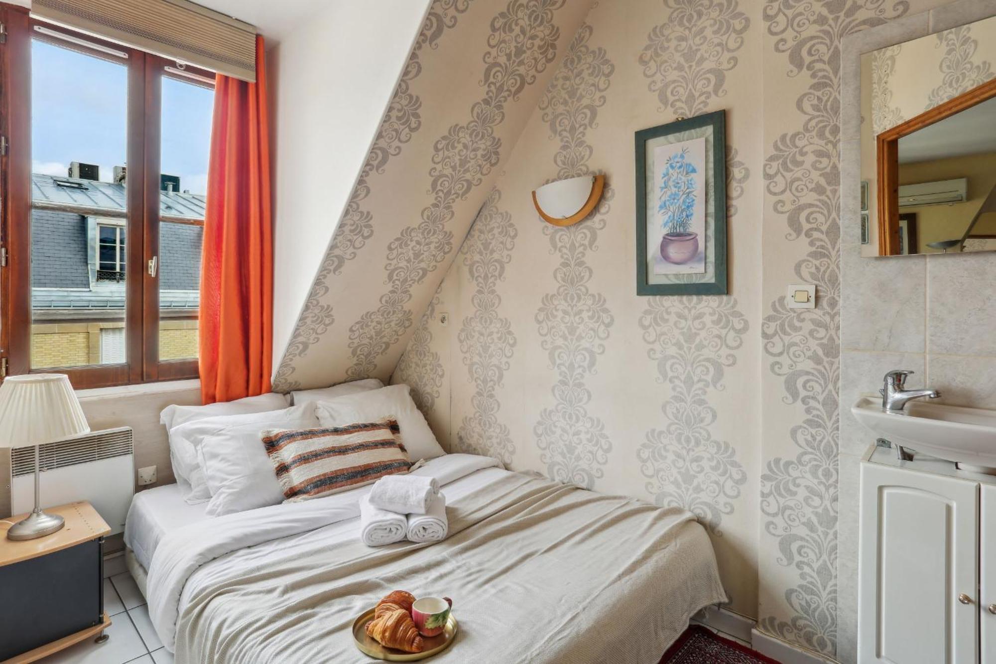 Eiffel Tower & Faubourg - 1Br - Cityapartmentstay Paris Luaran gambar