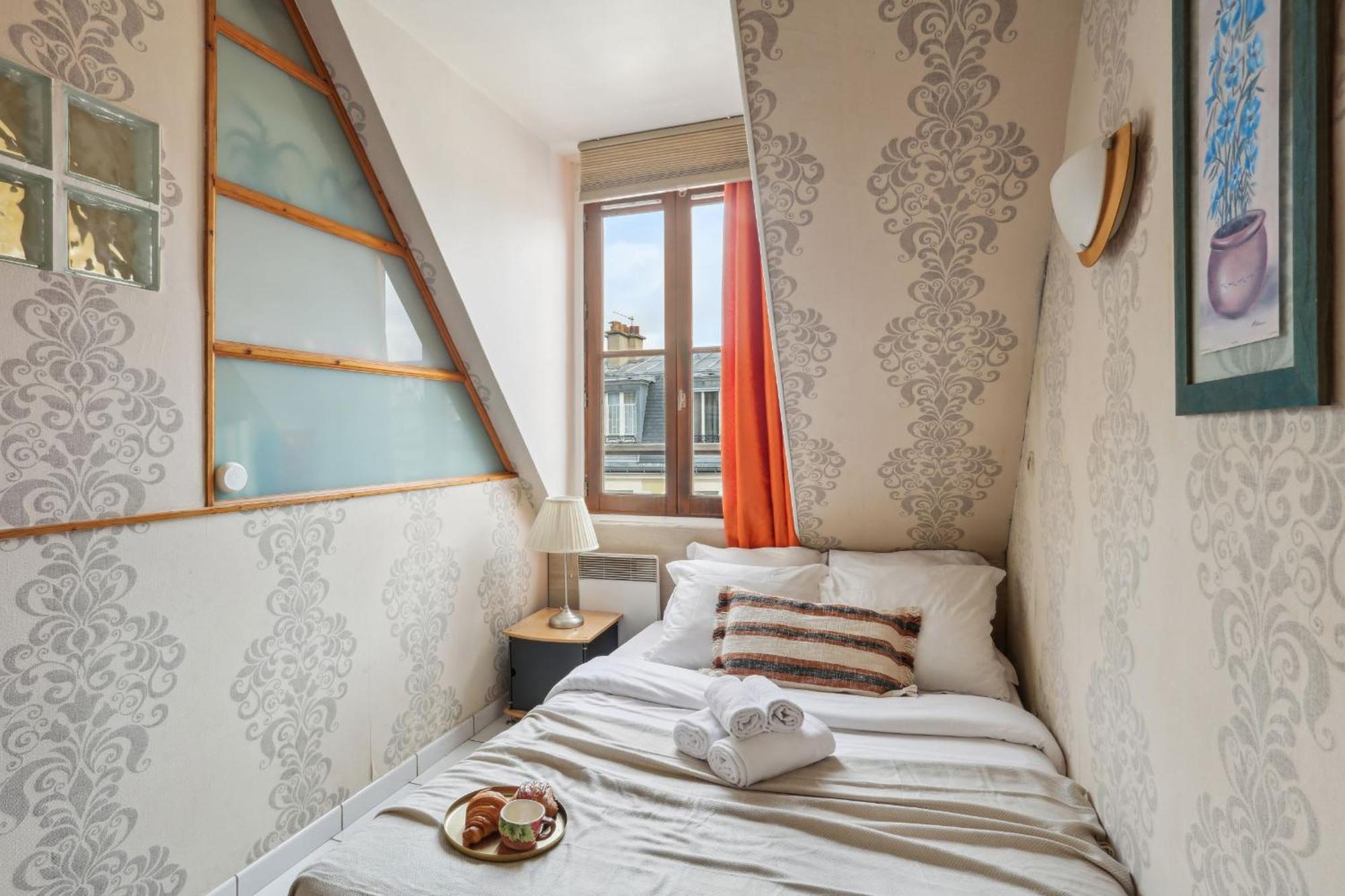 Eiffel Tower & Faubourg - 1Br - Cityapartmentstay Paris Luaran gambar